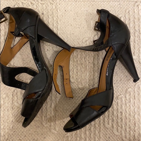 Kenneth Cole strappy  shoes - Picture 4 of 9